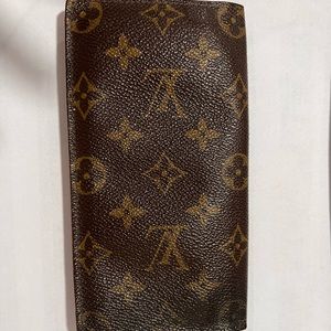 - LV checkbook holder